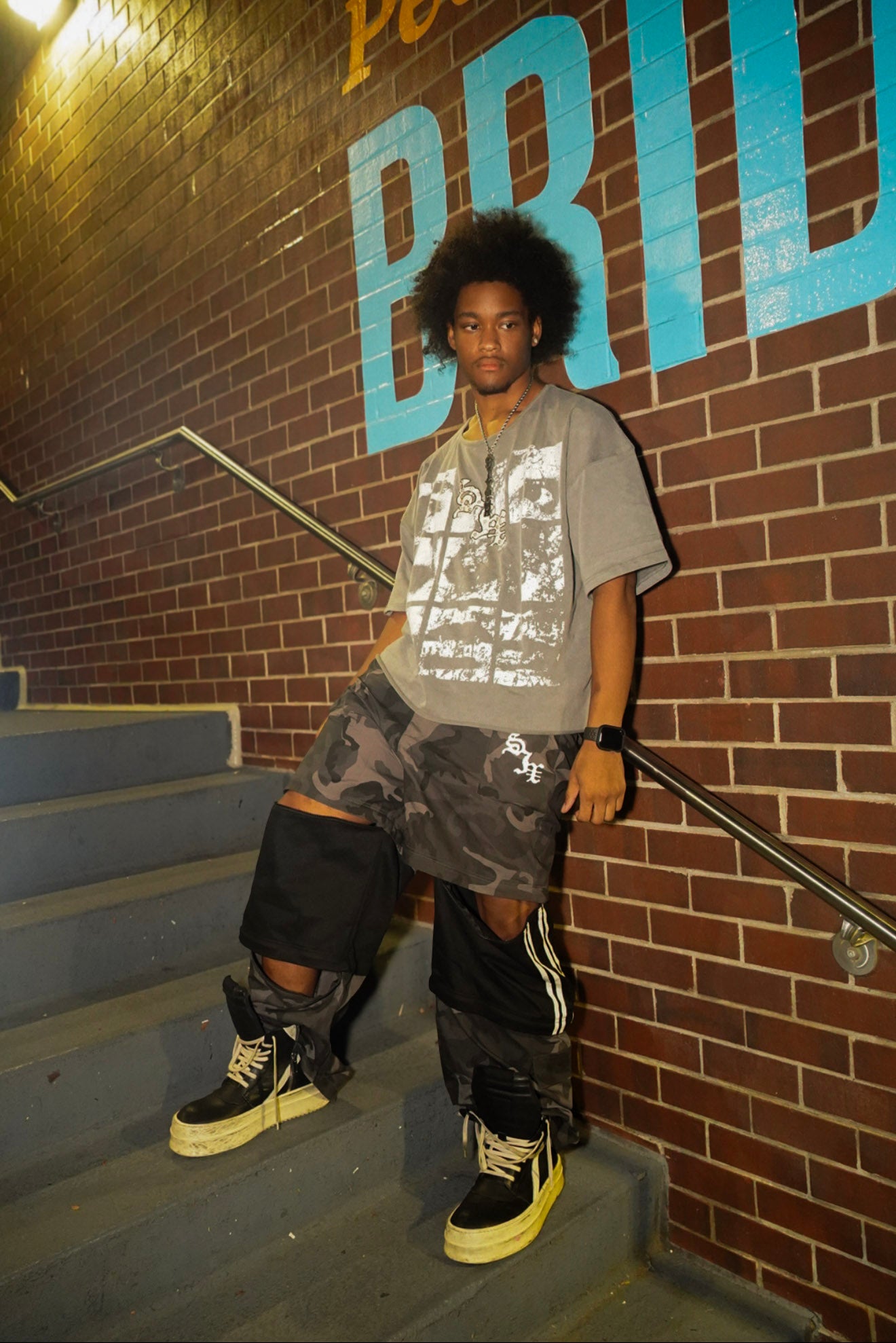 Face tee